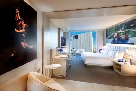 HALL Arts, Dallas, Autograph Collection - 88