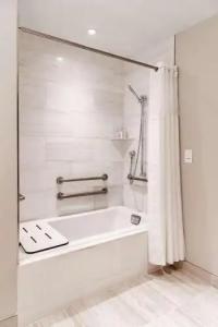 HALL Arts, Dallas, Autograph Collection - 62