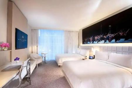 HALL Arts, Dallas, Autograph Collection - 32