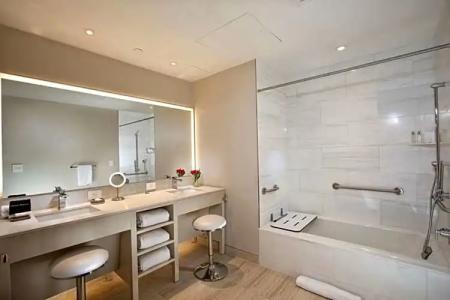 HALL Arts, Dallas, Autograph Collection - 73