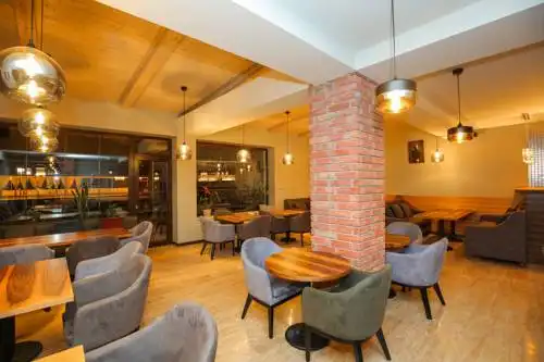 CHALET & Restauarant - 37