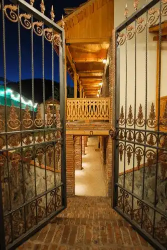 CHALET & Restauarant - 39