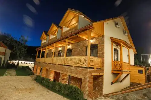 CHALET & Restauarant - 0