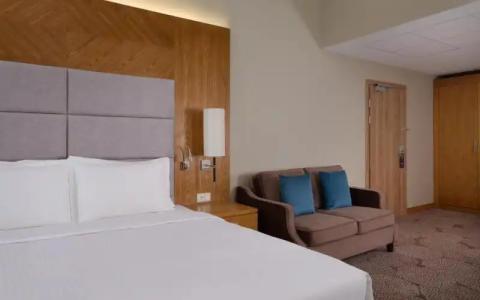 Doubletree by Hilton - 106