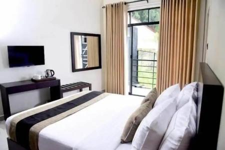 Pine Hill Residence - 30