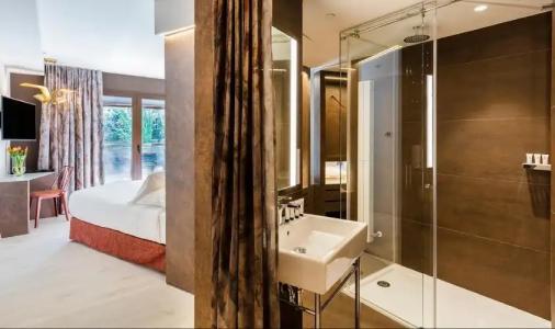 Axel San Sebastián - Adults Only - 11