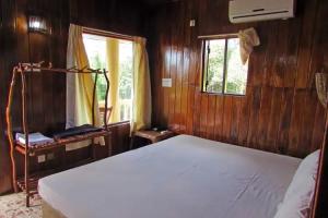 Shiny Lakeside Resort, Hikkaduwa