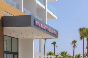 Leonardo Crystal Cove Hotel & Spa – Adults only