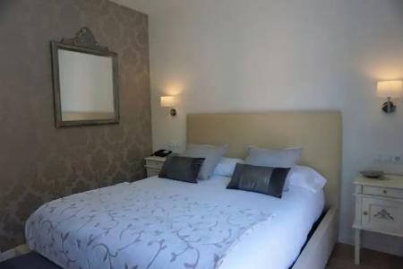 Hostal Boutique Es Portalet - 84