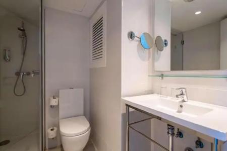 THB Niagara - Adults Only - 18