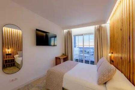 Boutique Sibarys - Adults Recommended - 44