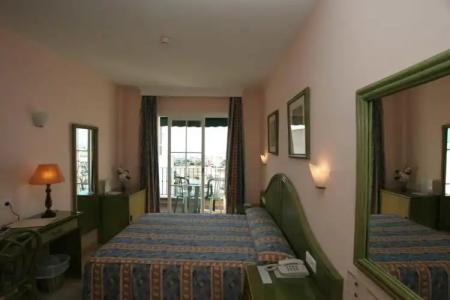 Boutique Sibarys - Adults Recommended - 4