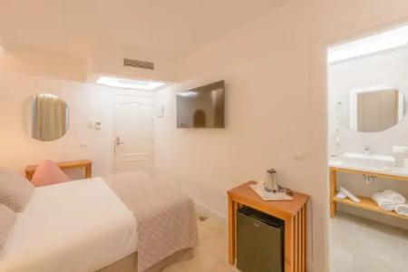 Boutique Sibarys - Adults Recommended - 46