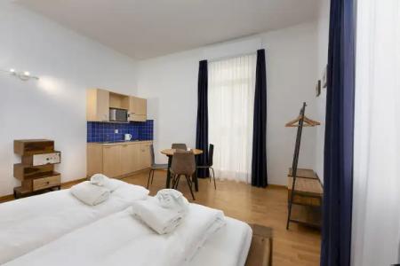 GuestHouse Lugano Apartments by LR - 11