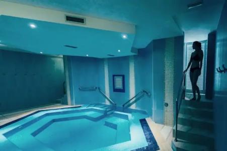 Hollywood Mirage - 21