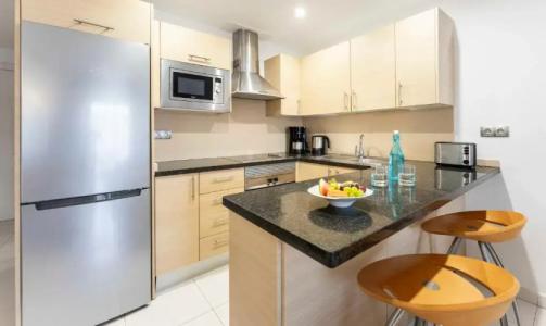 Hollywood Mirage - 42