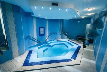 Hollywood Mirage - 22