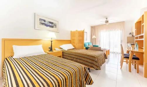 Hollywood Mirage - 4