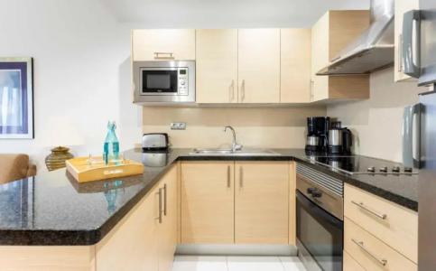 Hollywood Mirage - 38