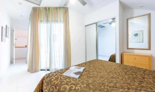 Hollywood Mirage - 35