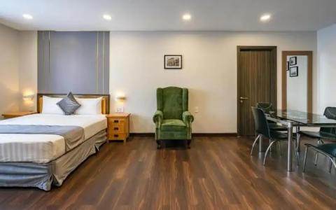 Emerald Central - 210