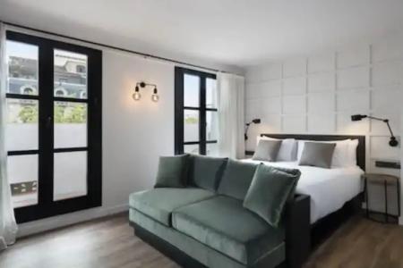 Yurbban Ramblas Boutique - 6