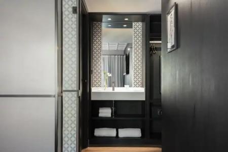 Yurbban Ramblas Boutique - 9