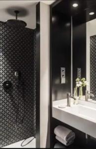 Yurbban Ramblas Boutique - 8