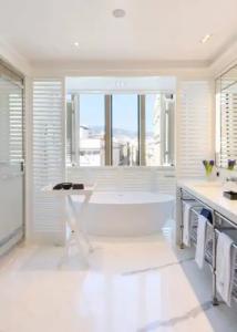 Seventy Barcelona - 70