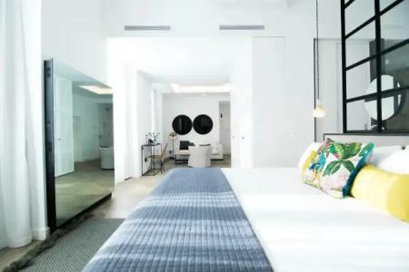 MYR Marqués House - 100