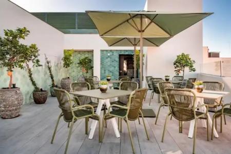 Palacio Santa Clara, Autograph Collection - 24