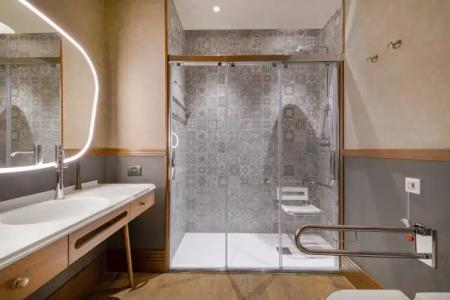 Palacio Santa Clara, Autograph Collection - 9