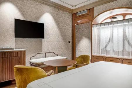 Palacio Santa Clara, Autograph Collection - 50