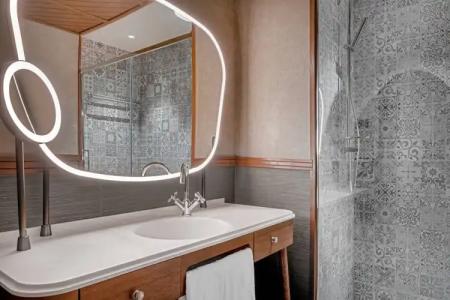 Palacio Santa Clara, Autograph Collection - 10