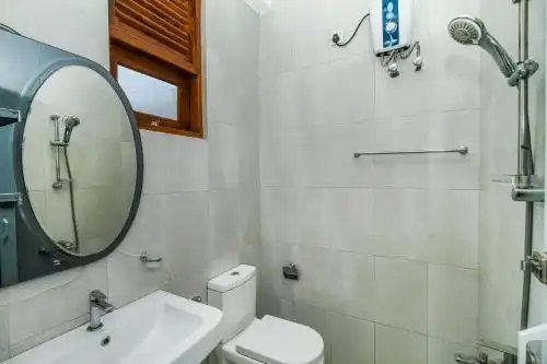Oyo 473 Victoria Palace Lk - 34