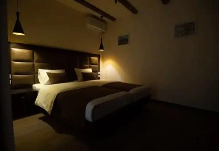 Boutique Living - 34