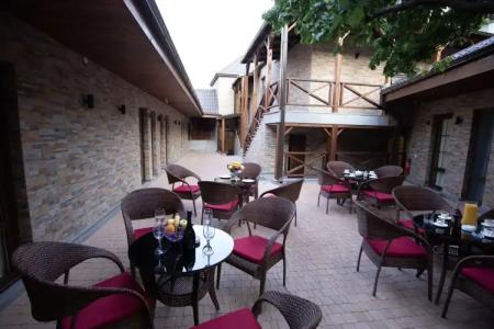 Boutique Living - 13