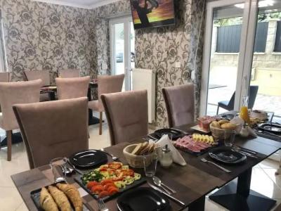 Alenso Guesthouse - 11