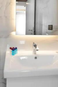 Citrus Luna Suite - 72