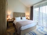 Deluxe Family Suite with mountain view