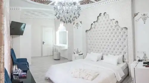 Grand-Boutique - 0