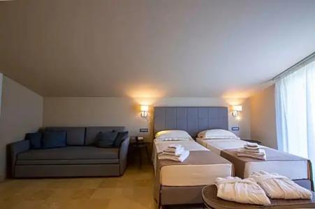 Charme Simon Bolivar - 41