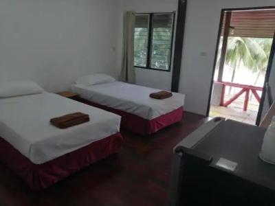 Jansom Beach Resort - 32