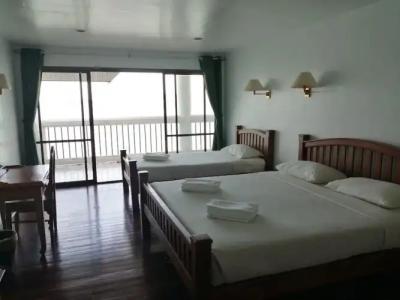 Jansom Beach Resort - 4