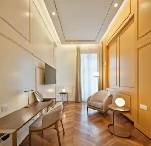 The Britannique, Curio Collection By Hilton - 80