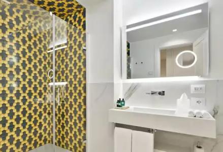 The Britannique, Curio Collection By Hilton - 102