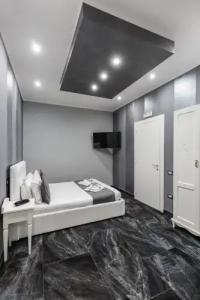 Bella Napoli Suites - 13