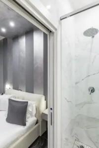 Bella Napoli Suites - 17