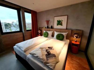 Koncept International - 25