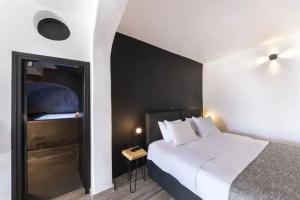 Pearl of Caldera Oia - Boutique Hotel by Pearl Hotel Collection, Oia